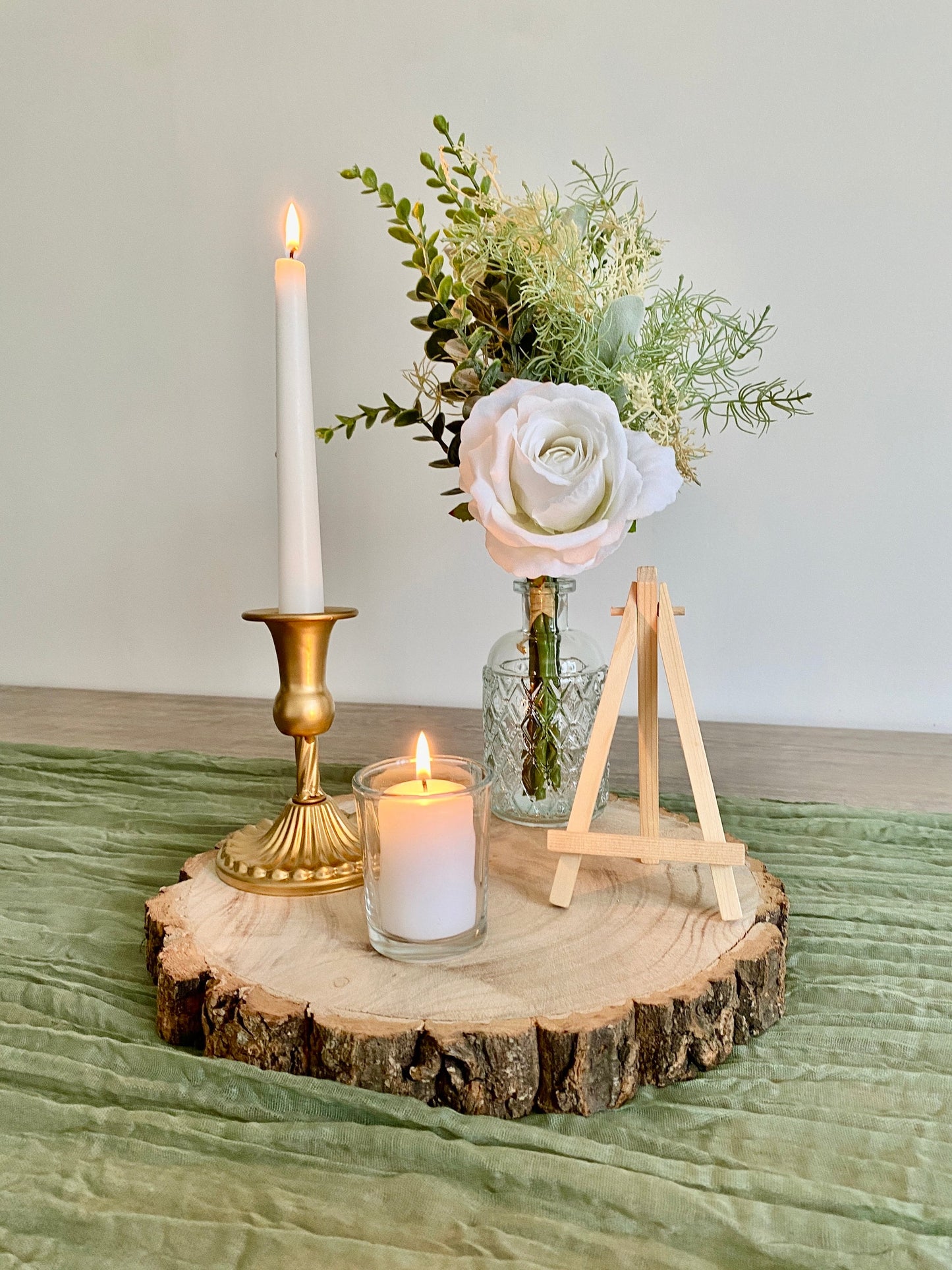 Rustic Table Centrepiece Set – Wood Slice, Bud Vase, Gold Candlestick, Clear Votive, Table Sign & Artificial Rose Bouquet